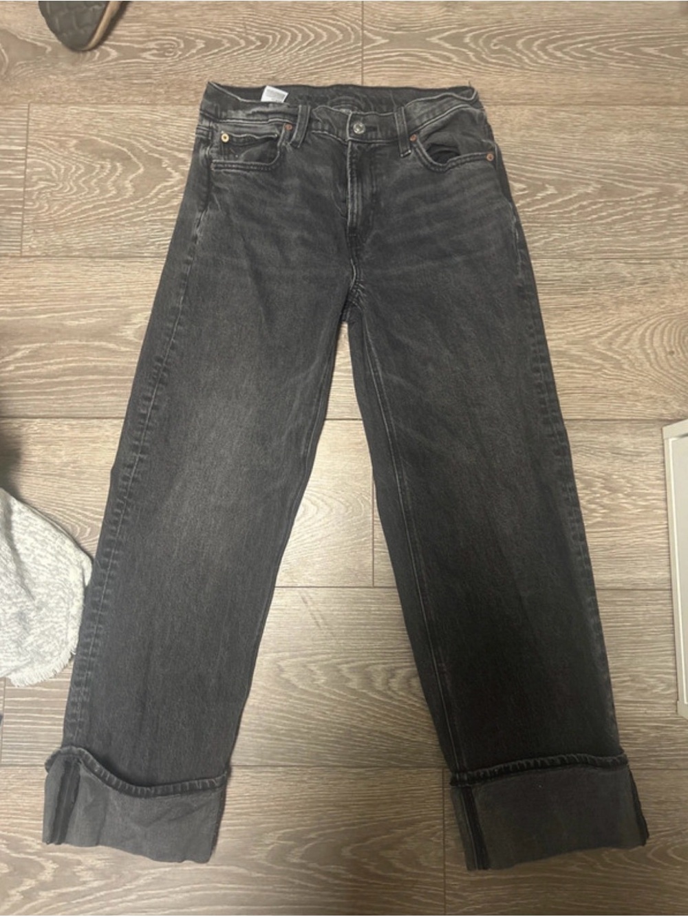 American Eagle Black Jeans (short)